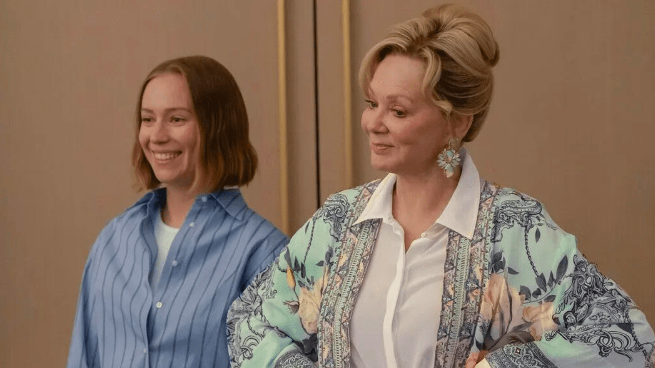 Hacks Review: Jean Smart Proves Deborah Vance Is Still Comedy Royalty - Hacks Review