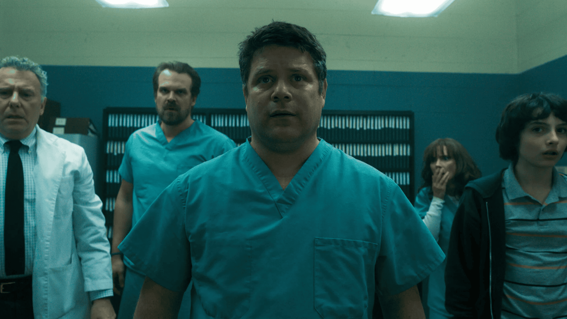 Sean Astin’s Bob Was Meant To Die Earlier In Stranger Things 2 - Stranger Things Bob Character Death